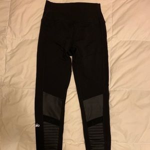 Alo yoga high-waisted leggings *read description*